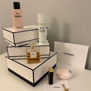 Chanel N°5 Luxury Set with Gold & Silver Charm